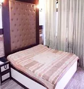 Monarch Hotel